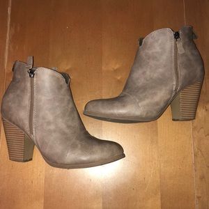Size 10 light Brown Booties